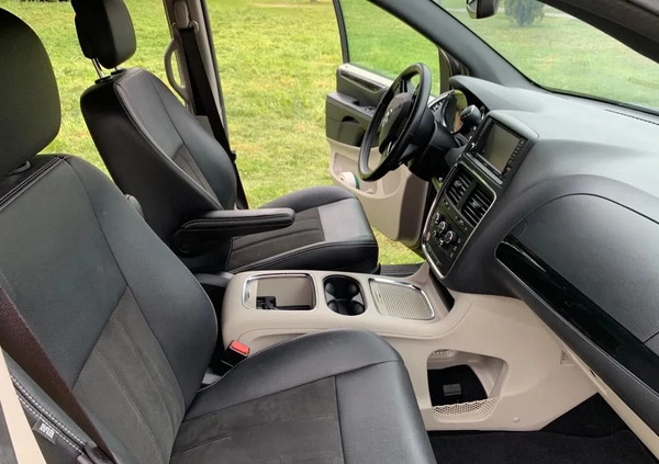 Dodge Grand Caravan cena 65000 przebieg: 60000, rok produkcji 2019 z Śrem małe 326